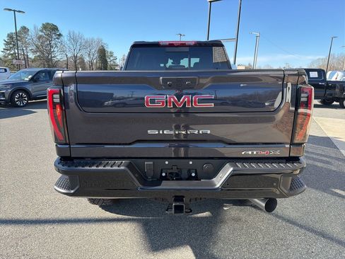 Used 2025 GMC Sierra 2500 AT4X image 6