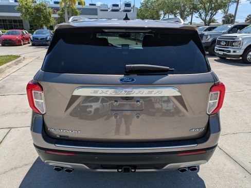Used 2021 Ford Explorer Platinum w/ Equipment Group 601A AWD/4WD image 5