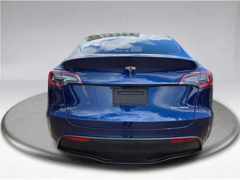 Used 2023 Tesla Model Y Long Range AWD/4WD image 12