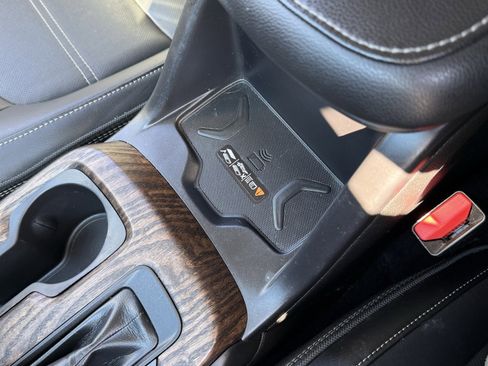 Used 2021 GMC Canyon Denali image 27