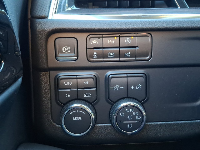 Used 2025 Chevrolet Suburban Premier AWD/4WD image 26