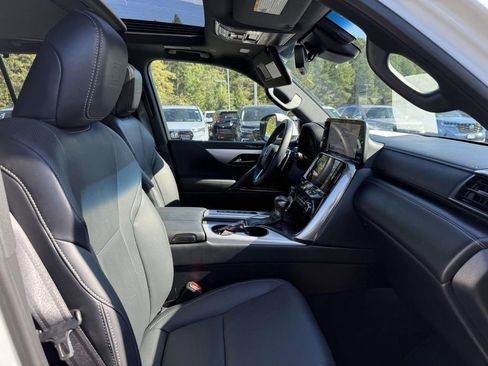 Used 2024 Lexus LX 600 F Sport image 17