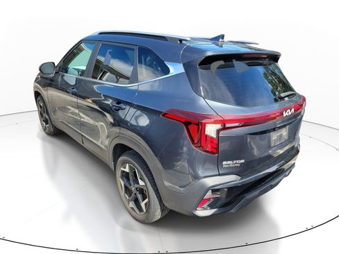 Used 2024 Kia Seltos EX FWD image 4