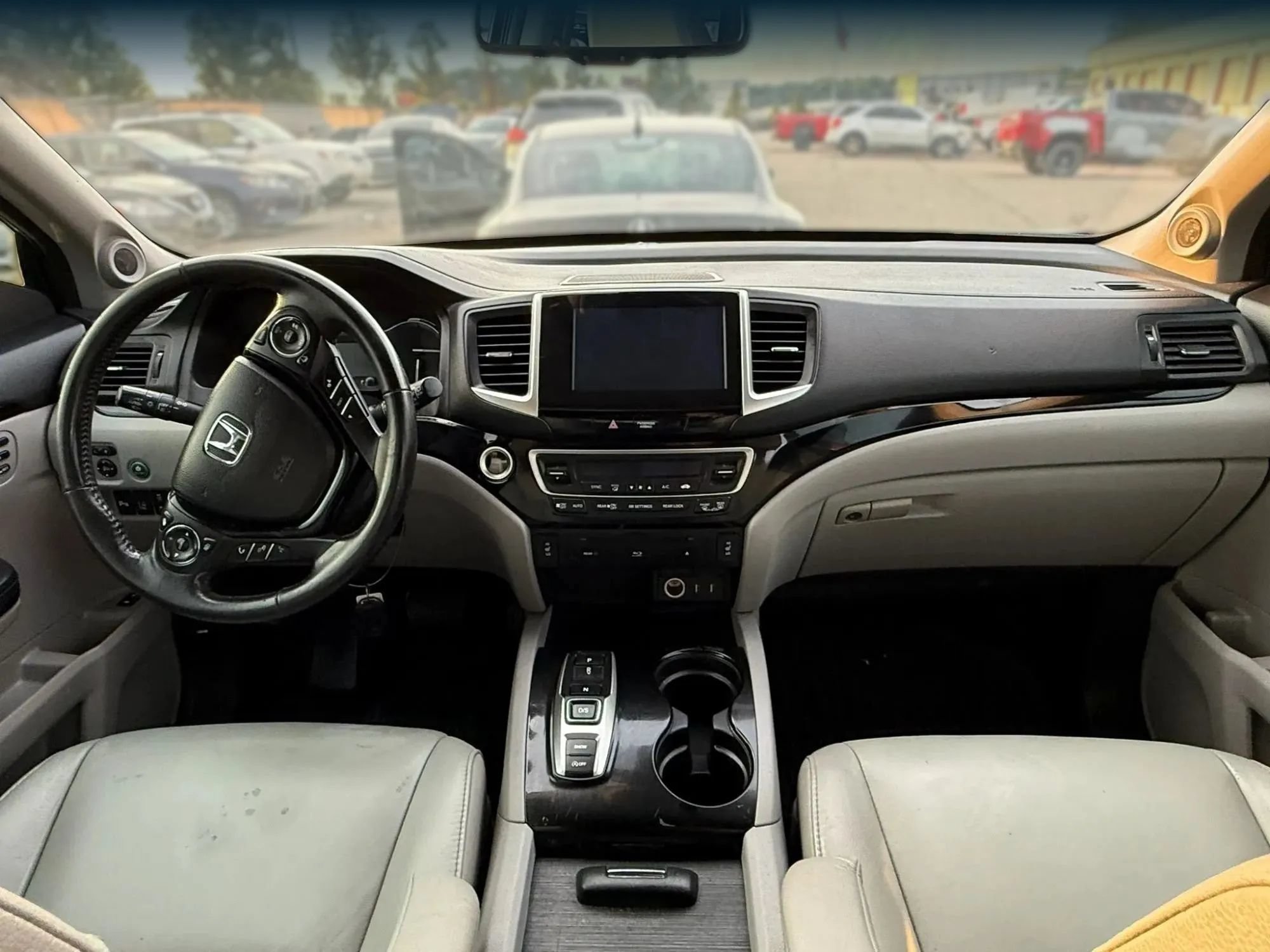 Used 2017 Honda Pilot Touring image 3