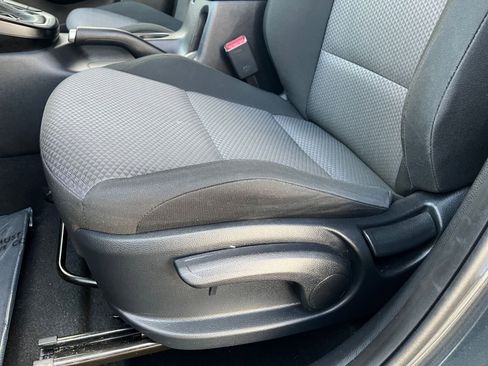 Used 2025 Kia Soul LX w/ LX Technology Package FWD image 22
