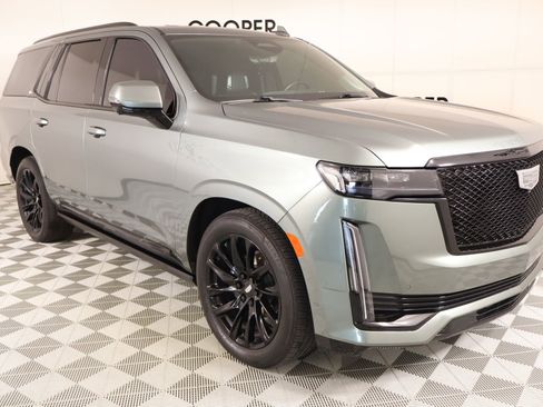 Used 2024 Cadillac Escalade Sport Platinum w/ LPO, ONYX Package AWD/4WD image 1