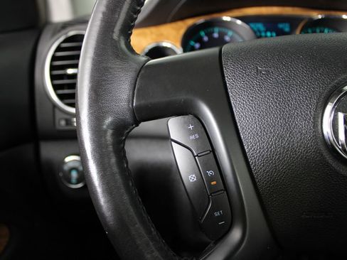 Used 2010 Buick Enclave CXL w/ Trailering Provision Package image 30