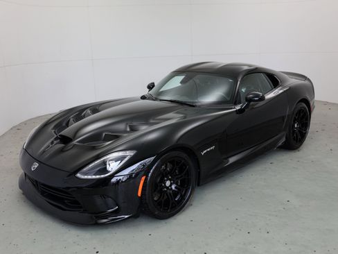 Used 2017 Dodge Viper SRT-10 image 2