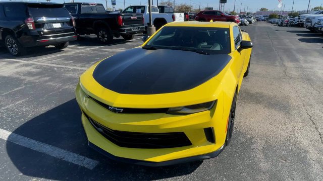 Used 2017 Chevrolet Camaro LT RWD image 5