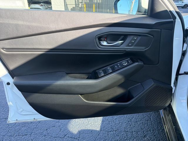 Used 2024 Honda Accord Touring image 11