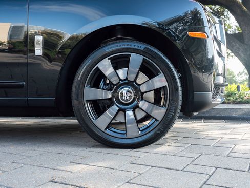 Certified 2023 Rolls-Royce Cullinan w/ Dark Exterior Package image 6