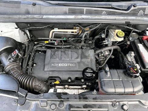 Used 2017 Chevrolet Trax LT w/ LT Convenience Package image 11