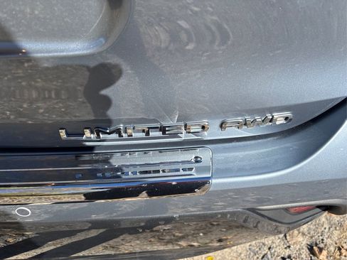 Used 2021 Toyota Highlander Limited image 15