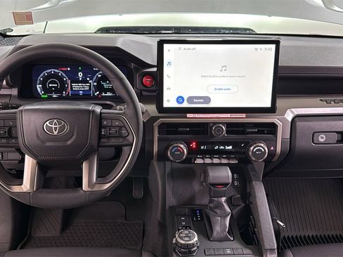 Certified 2025 Toyota Tacoma TRD Off-Road image 9