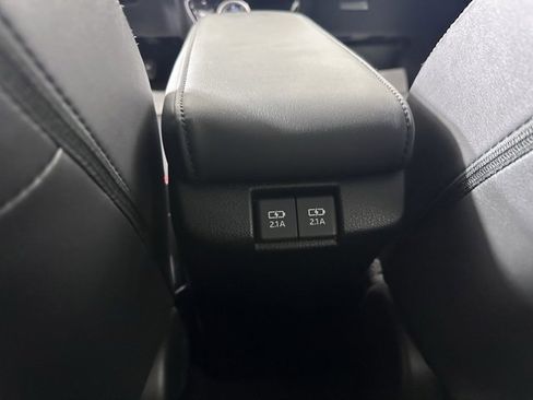 Used 2022 Toyota Prius Prime XLE image 17