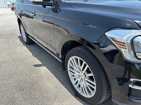 Used 2024 Ford Expedition Limited AWD/4WD image 19