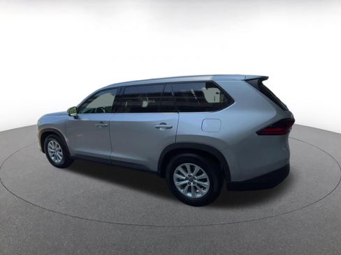 Used 2025 Toyota Grand Highlander FWD image 9