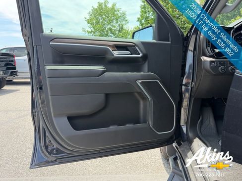 Used 2024 Chevrolet Silverado 1500 LT AWD/4WD image 16