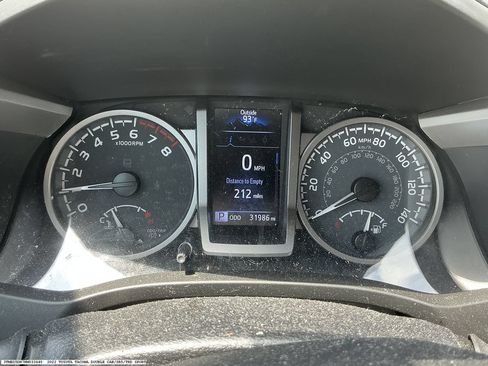 Used 2022 Toyota Tacoma SR5 RWD image 12