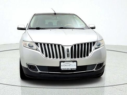 Used 2013 Lincoln MKX AWD image 2