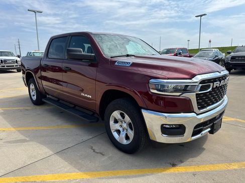 Used 2025 RAM 1500 Big Horn AWD/4WD image 3