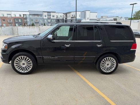 Used 2015 Lincoln Navigator 4WD image 6