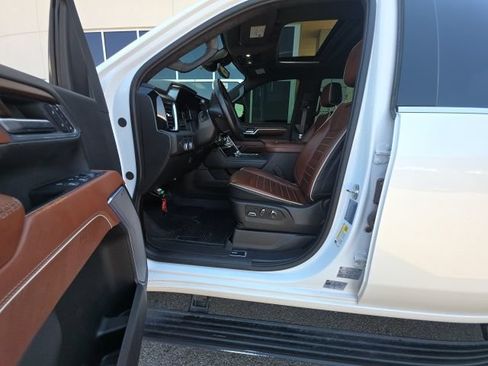 Used 2025 GMC Sierra 2500 Denali Ultimate w/ Max Trailering Package AWD/4WD image 14
