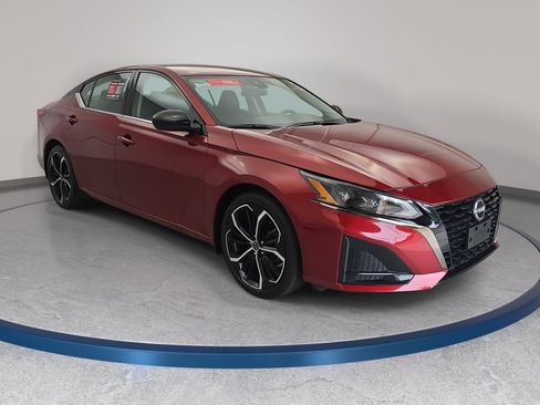 Certified 2023 Nissan Altima 2.5 SR FWD image 3