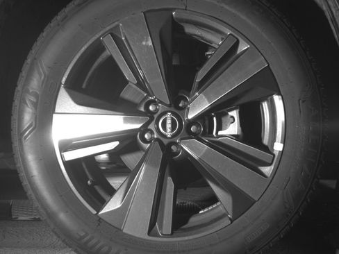 Used 2026 Nissan Rogue SL AWD/4WD image 16