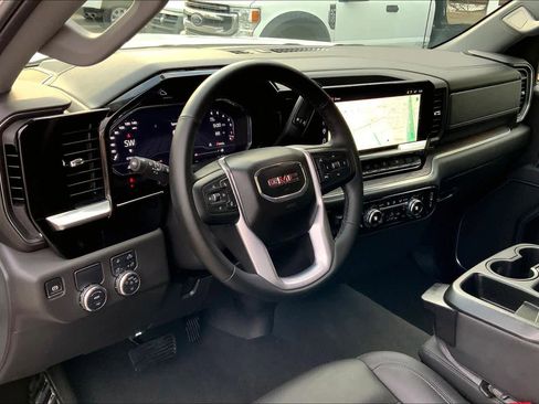 Used 2025 GMC Sierra 1500 SLT image 17