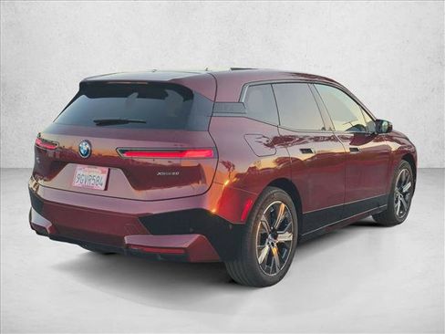 Used 2024 BMW iX xDrive50 w/ Sport Package AWD/4WD image 5