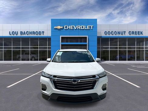 Used 2023 Chevrolet Traverse LT FWD image 3