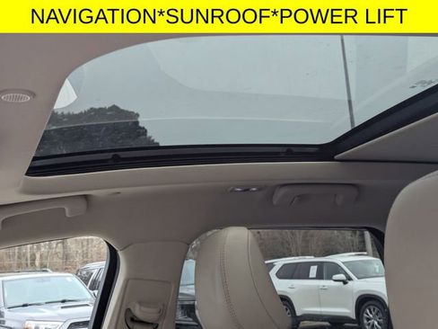 Used 2022 Lincoln Corsair Reserve w/ Elements Package image 13