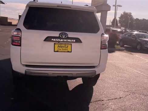 Used 2024 Toyota 4Runner TRD Off-Road image 8