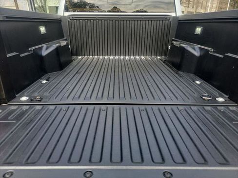 Certified 2025 Toyota Tacoma SR5 image 28