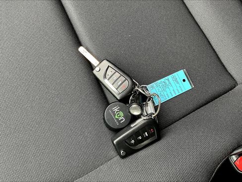 Used 2023 Toyota Corolla LE image 14