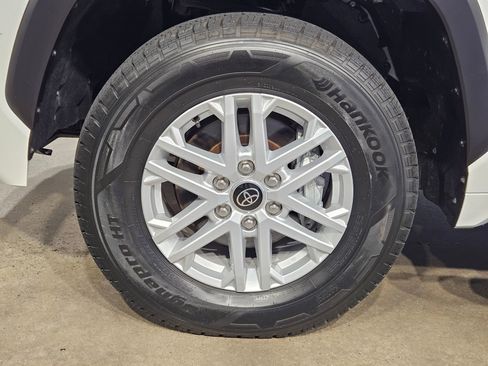 Used 2022 Toyota Tundra SR5 image 17