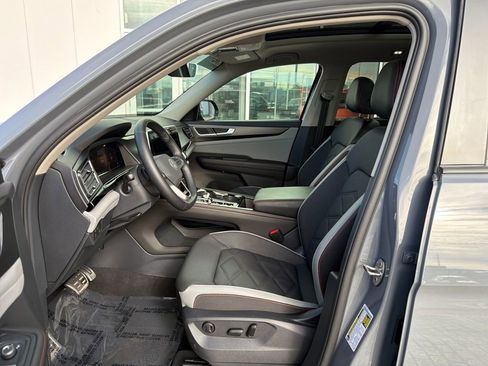 Certified 2025 Volkswagen Atlas Peak Edition SE image 11