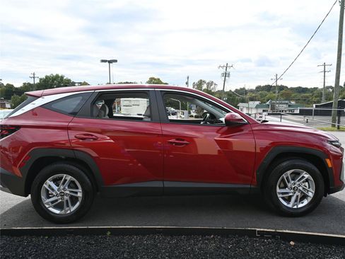 New 2026 Hyundai Tucson SE image 1