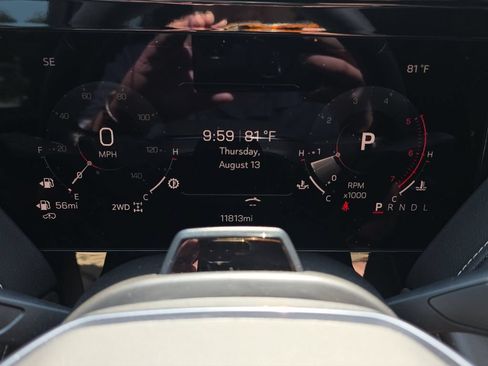 Used 2025 GMC Yukon Denali Ultimate AWD/4WD image 10
