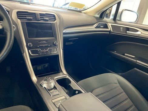 Certified 2020 Ford Fusion SE image 13