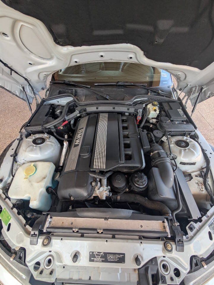 Used 2001 BMW Z3 3.0i RWD image 9