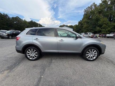 Used 2009 MAZDA CX-9 Grand Touring w/ Moonroof & Bose Audio Pkg FWD image 4