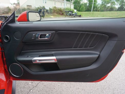 Used 2016 Ford Mustang GT Premium RWD image 15