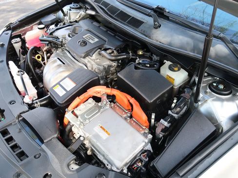 Used 2016 Toyota Camry LE image 30