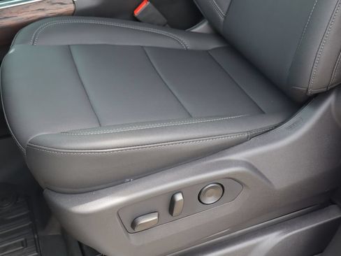 New 2026 GMC Sierra 2500 SLT w/ SLT Premium Package AWD/4WD image 14