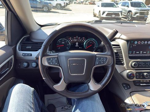 Used 2020 GMC Yukon XL Denali w/ Denali Premium Package AWD/4WD image 22