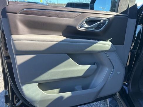 Used 2021 Chevrolet Suburban Z71 w/ Z71 Off-Road Package image 11