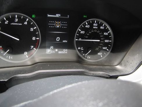 Used 2025 Subaru Crosstrek 2.0i Premium AWD/4WD image 4