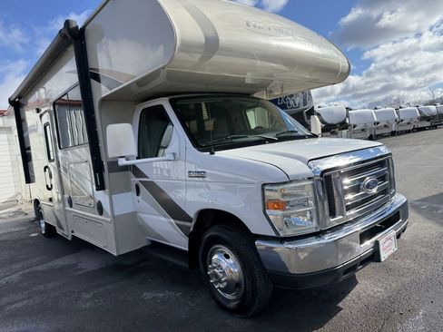 Used 2016 Ford E-450 and Econoline 450 Super Duty w/ Motorhome Prep Package image 4